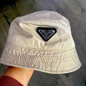 PRADA RE NYLON BUCKET HAT Retails 725$ AUTHENTIC NWOT